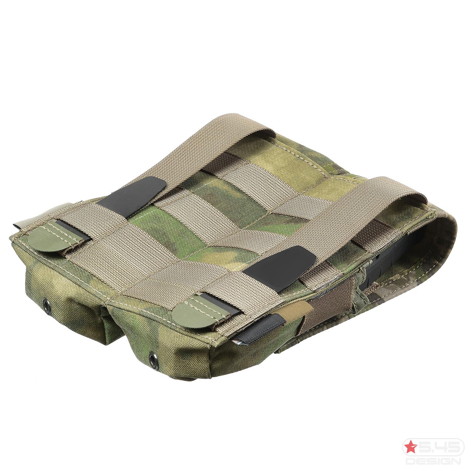 The back side of the pouch is equipped with the MOLLE straps.